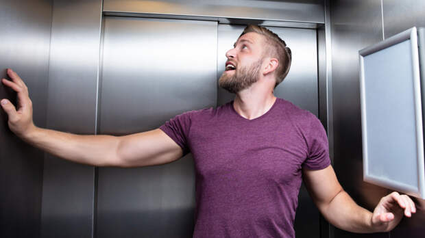 Лифт постоянно ломается, а УК бездействует? Что делать и куда жаловаться