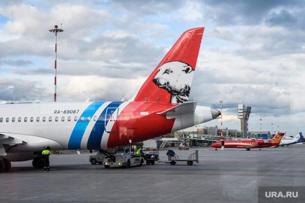 «Ямал» отправил резервный борт за пассажирами аварийного лайнера