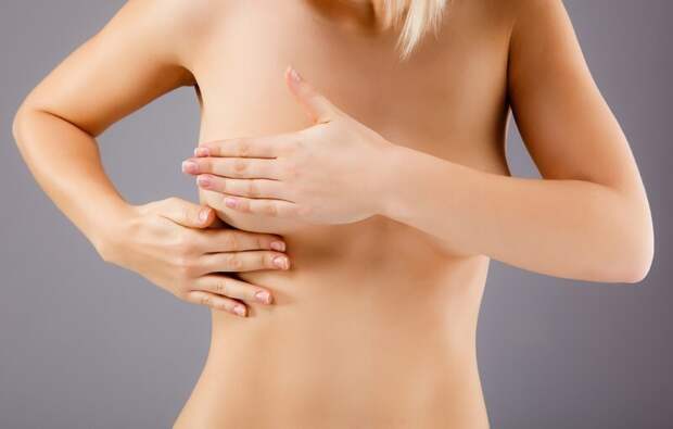 У четырех из пяти женщин одна грудь заметно больше другой.