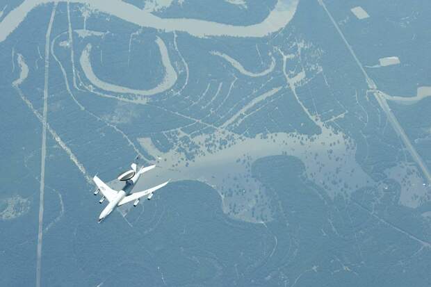 «Важнейший» самолет США оказался поврежден при ударе Ирана