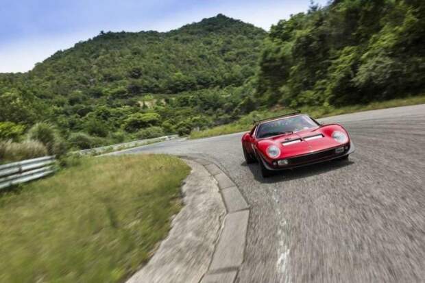 Специалисты Lamborghini отреставрировали спорткар Miura SVR