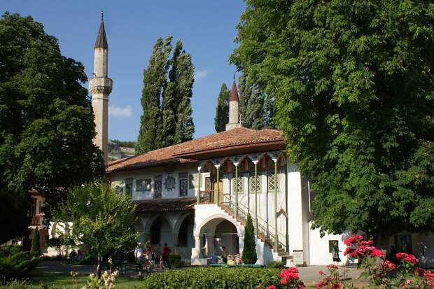 В Госдуме заявили о всесторонней поддержке туристического бизнеса в России