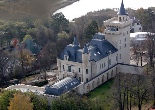 Замок Максима Галкина (© eg.ru)