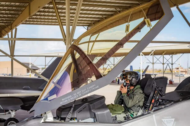 Глава Минобороны Бельгии: создание истребителя ЕС 6-го поколения движется плохо