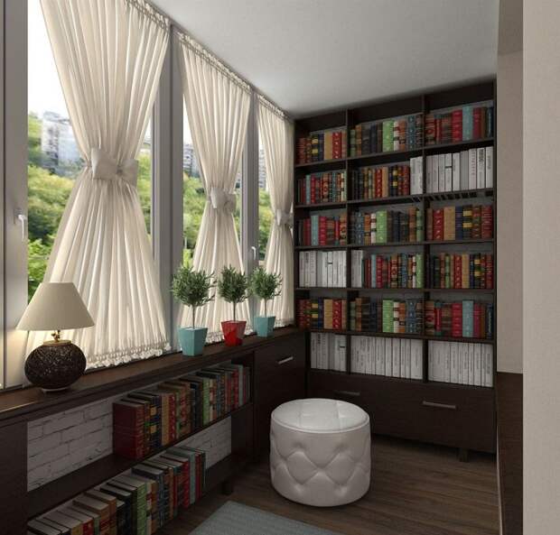 Если балкон достаточно большой, можно оборудовать его полноценным шкафом для книг. / Фото: stroy-podskazka.ru