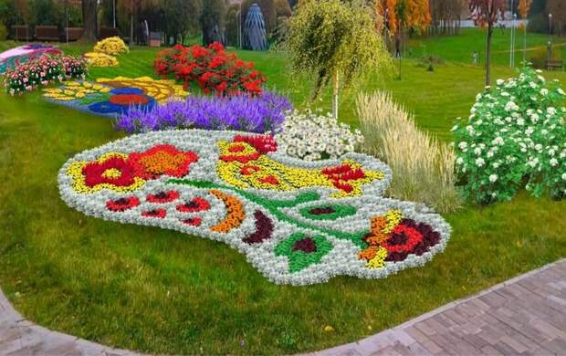 Цветники Петербурга отразят тематику Года единства народов России