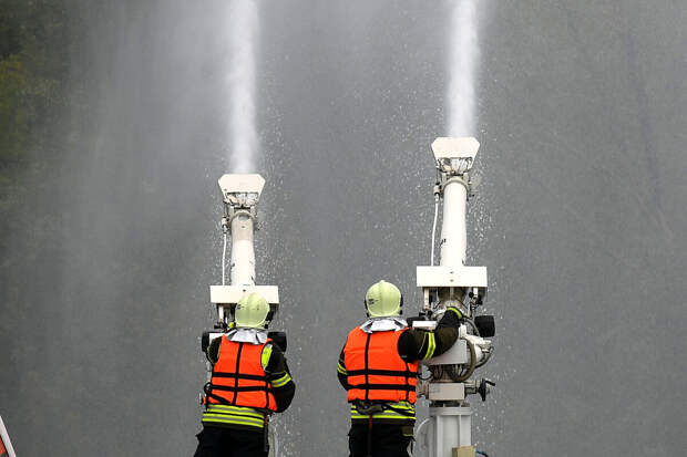 После атаки беспилотников ВСУ в Татарстане начался пожар в промышленной зоне