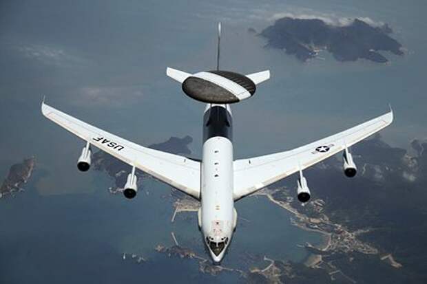 Кадры показали: «важнейший» самолёт ВВС США E-3 Sentry фактически уничтожен