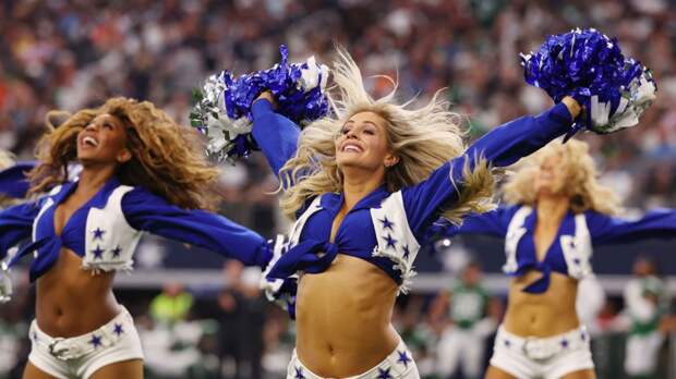 Dallas Cowboys Cheerleaders Thanksgiving Halftime Performer Show