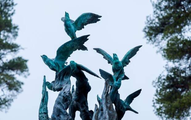 В Петербурге открыли памятник врачам и пациентам, погибшим от коронавирусной инфекции