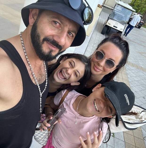 «Никто никого не предавал»: Жена Михаила Галустяна прокомментировала их развод