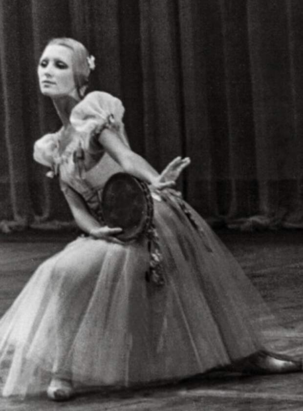 Светлана Осиева посвятила всю жизнь балету. Светлана Осиева посвятила всю жизнь балету.