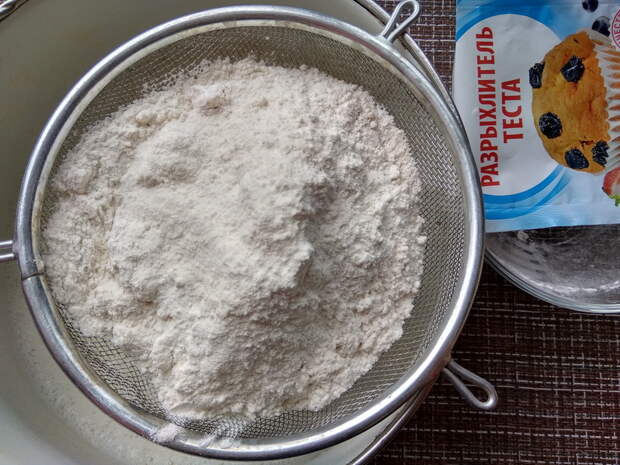 Тортики Чупа-чупс – к празднику на даче наготовила внукам десерты – вкусно и очень удобно (не пачкают руки и посуду)