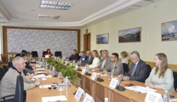 Светлана Лужецкая приняла участие в заседании профильного комитета крымского парламента