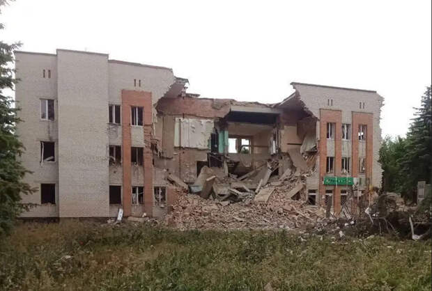 ВСУ атаковали здание администрации, школу и ДК в Курской области