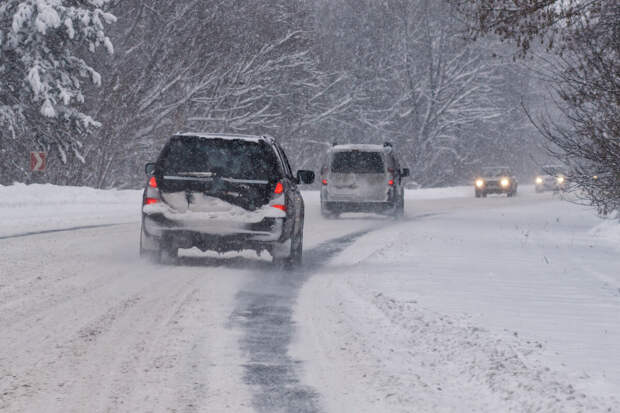 Юрист Печников: из-за надписи "Помой меня!" на машине пожаловаться можно, но бесполезно