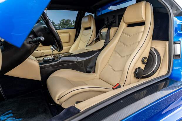 Lamborghini Diablo VT 2001 года выпуска в цвете Monterey Blue