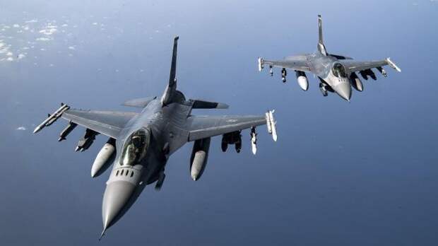 Россия наступает на земле и бьет по аэродромам для F-16: Враг огрызается ударами по СПРН