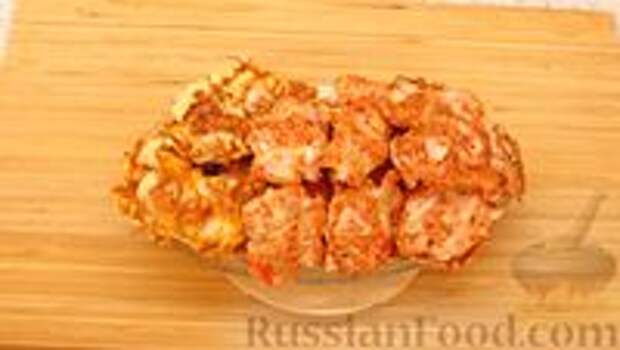 Фото к рецепту: Куриное филе в кляре из колбасного сыра (крабовых палочек или колбасы)