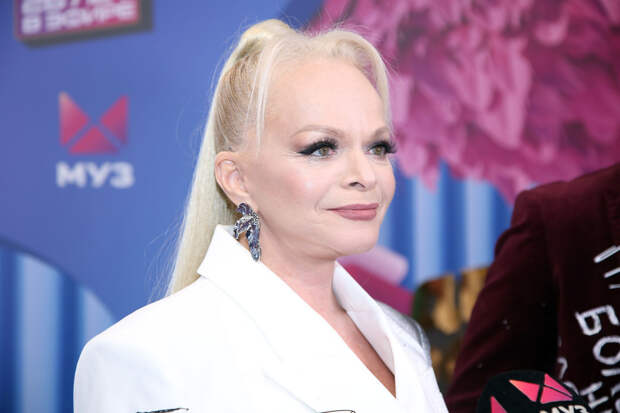 Директор Ларисы Долиной прокомментировал продолжающийся хейт в сторону певицы