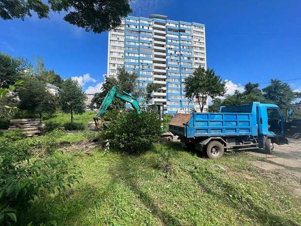 В одном из районов Владивостока начали ремонт сквера