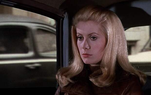 Катрин Денев