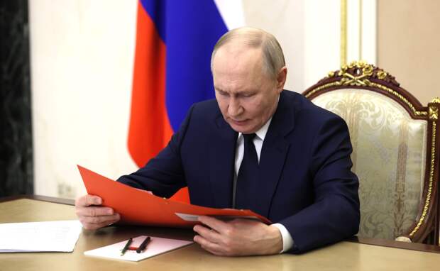 В России могут частично погасить ипотеку семьям с четырьмя детьми. Какие еще поручения в демографической политике дал Путин?