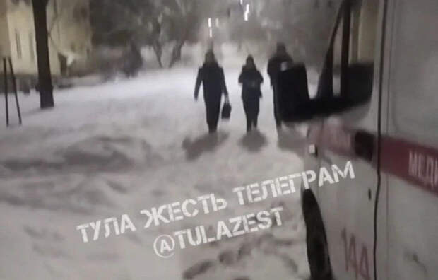 В тульском минздраве прокомментировали ситуацию с невозможностью проезда скорой помощи подъездом