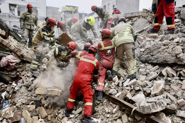 США усиливают удары по Ирану до «беспрецедентного уровня»: 15 тысяч целей поражено