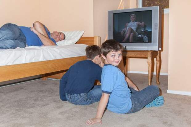 Фотография: 25 смешных фото о том, как выглядят 5 минут тишины в доме, где есть малыш №21 - BigPicture.ru