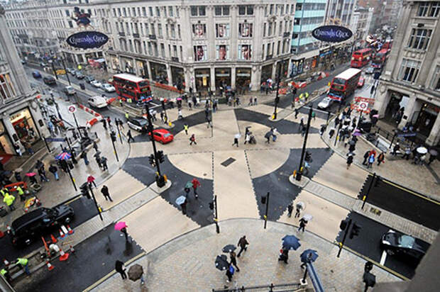 Диагональный пешеходный переход в Лондоне