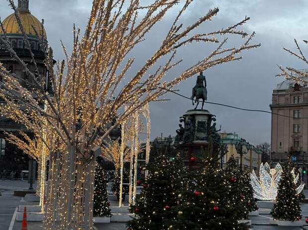 Спикер Бельский назвал цену московских новогодних украшений