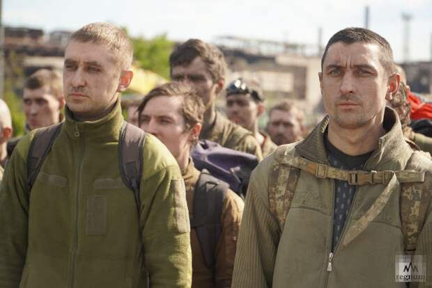 Сдача в плен с «Азовстали» полка «Азов» (запрещённая в России организация)