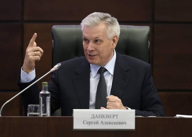 Данкверт, который отдал приказ тотально убивать коров, оказался крупным помещиком