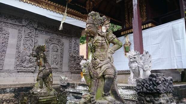 Балийские храмы: древние, домашние и повсеместные