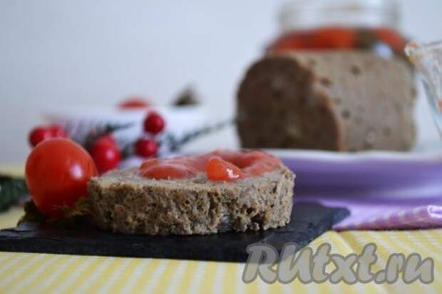 Сочная, ароматная, с нежным вкусом домашняя печеночная колбаска станет прекрасным дополнением к картофельным блюдам или овощным салатам. 