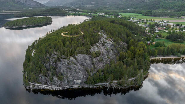 Премьер Норвегии Стере: настало время объединиться с Данией