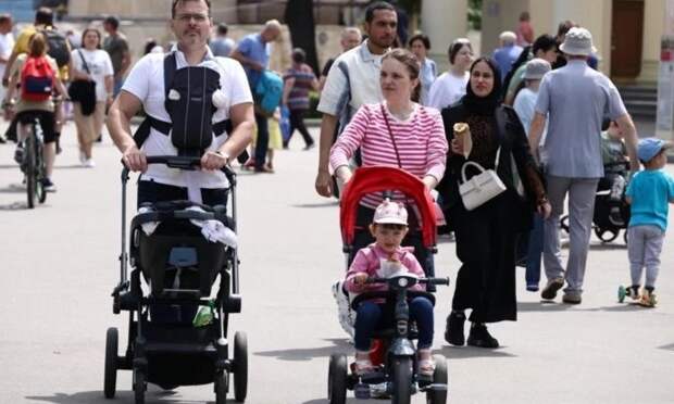 Правительство РФ изменило правила подсчета пенсионного стажа для многодетных родителей