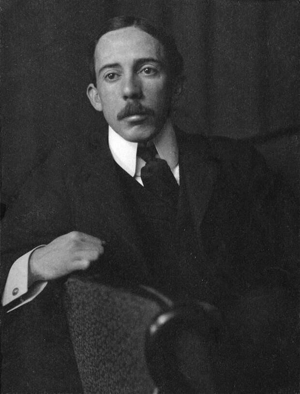 Alberto Santos-Dumont portrait.jpg