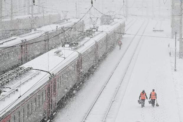 Число задержанных из-за непогоды поездов на Кубани сократилось до 50