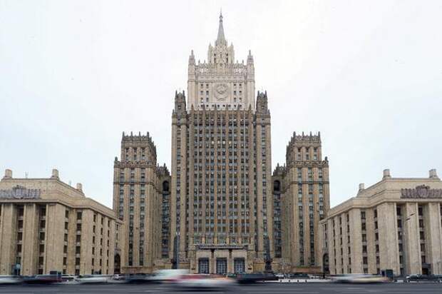Россия объявила персоной нон грата военного атташе Великобритании