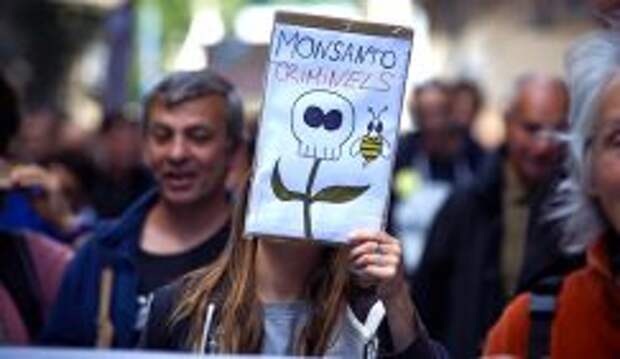 Акция против американской корпорации Monsanto, производящей ГМО-продукты