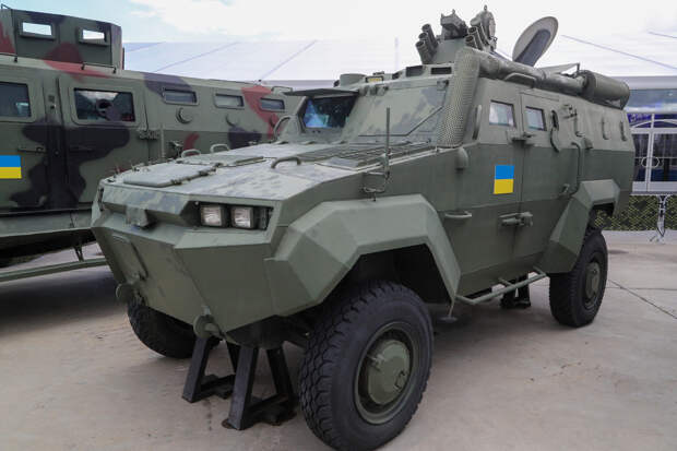 Механик ВСУ утопил в реке западный бронетранспортер