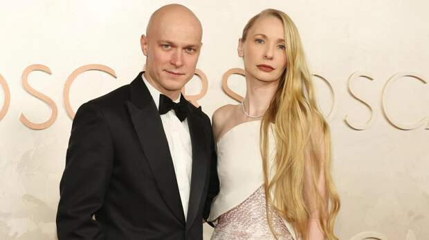 Юра Борисов и Анна Шевчук восхитили поклонников новыми романтичными кадрами: «Застывшая мелодия любви»