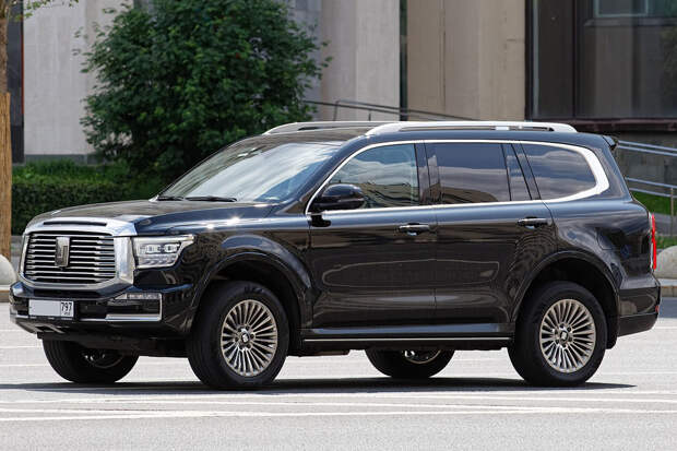 В России резко подорожал популярный внедорожник