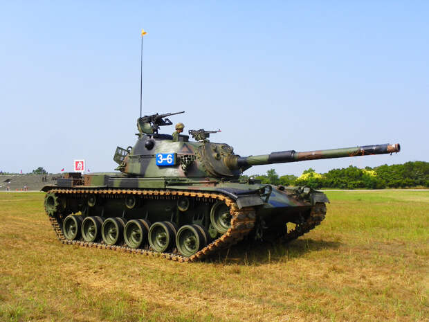 На фото "Храбрый Тигр" - основной боевой танк Тайваня СМ-11.