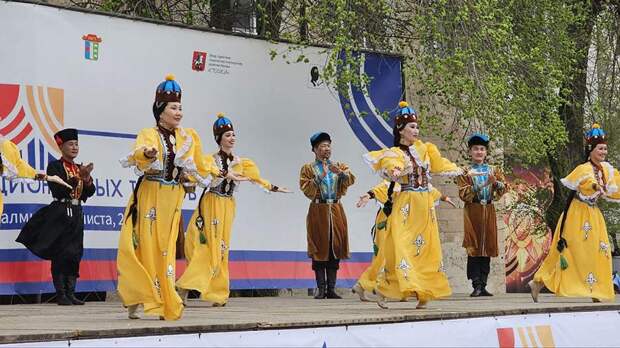 В Мариуполе прошло открытие фестиваля «Звезды над Донбассом»