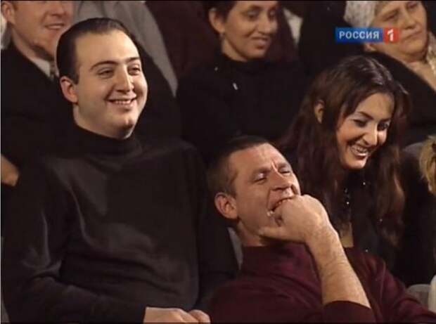 Безудержное веселье веселье, кривое зеркало, смех, улыбка, юмор