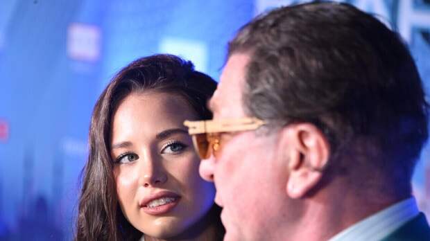 «Какая неприятная барби»: экс-невеста Лепса вышла на публику полураздетой и разозлила народ