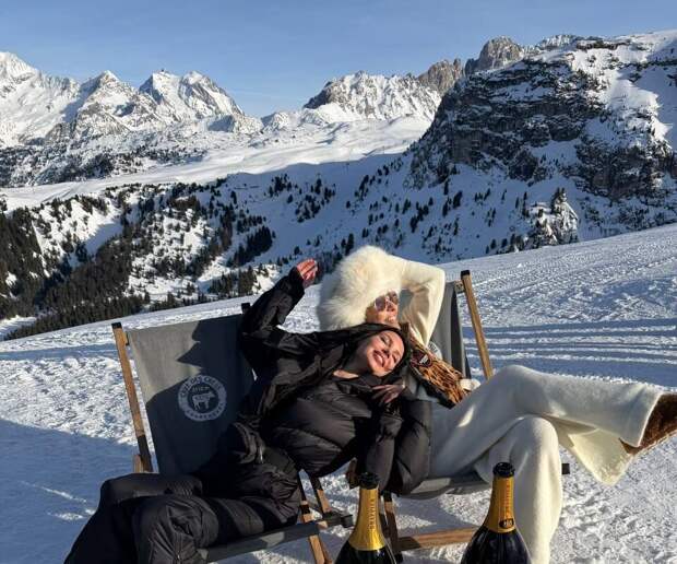 "База": Rendez-Vous отметила 25-летие со звездами за 30 млн при урезании зарплат